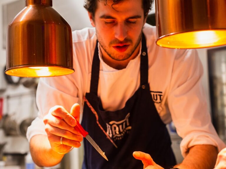 chef cooking 1 768x576