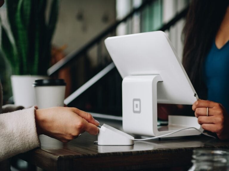 customer service 1 768x576